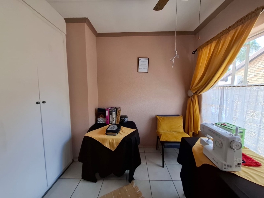 4 Bedroom Property for Sale in Safari Gardens North West